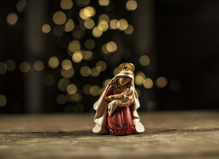 6 Simple Tips to Keep Advent Holy