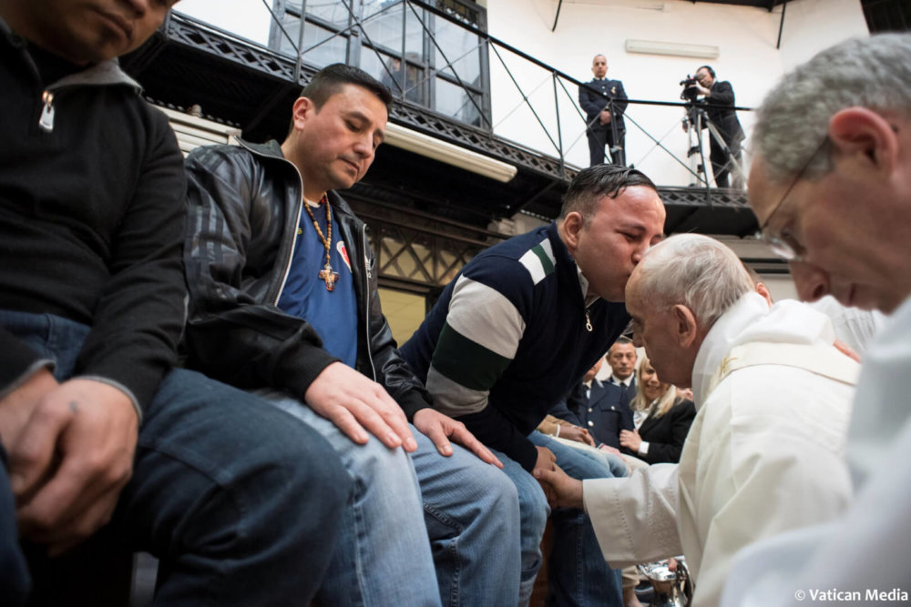 Pope washes feet of prisioner