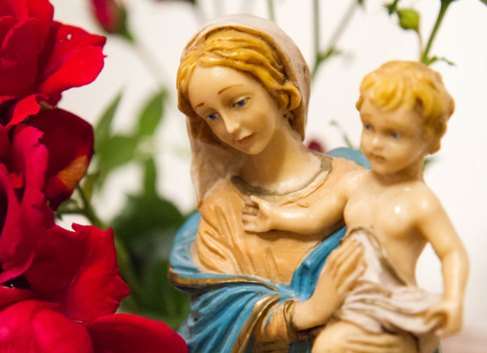 3 Ways to Honor Mary as a Family