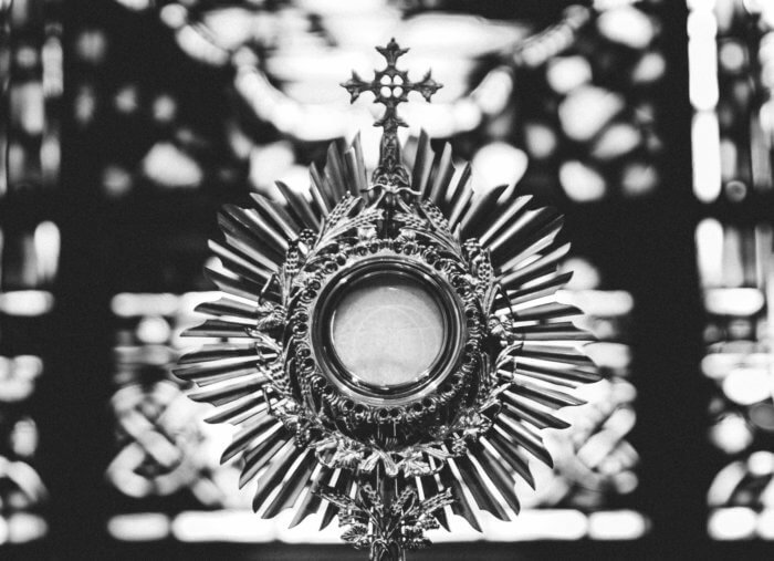 O Come Let Us Adore Him