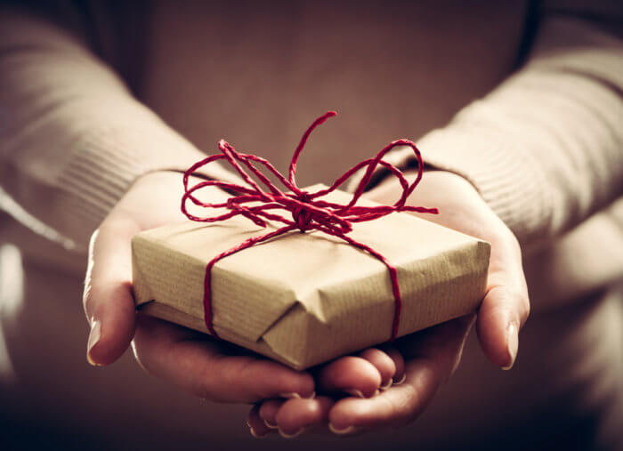 A Spirit of Giving: The Story of 5 Good Samaritans A Spirit of Giving: The Story of 5 Good Samaritans