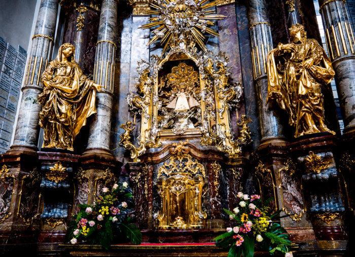 Turning to the Infant of Prague