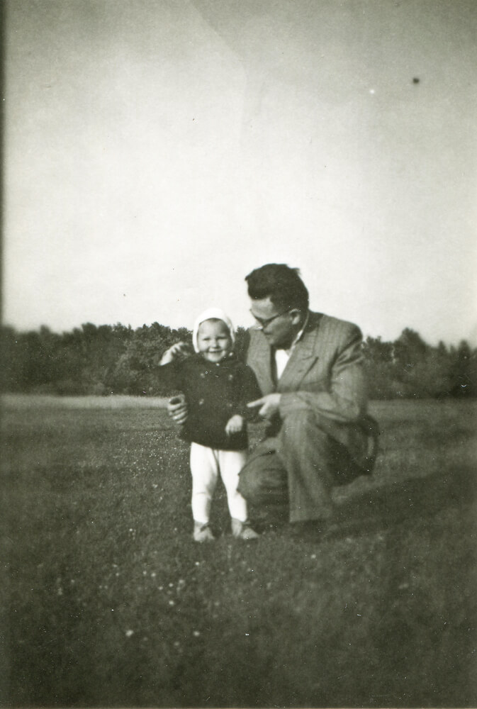father and daughter in photo from 1950s