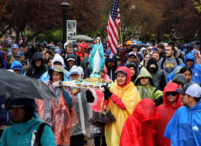 Over 5,300 Pilgrims Participate in 10th Annual Walk to Mary