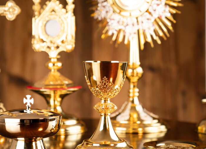 Why is the Precious Blood Not Often Distributed? (The Patrick Madrid Show)