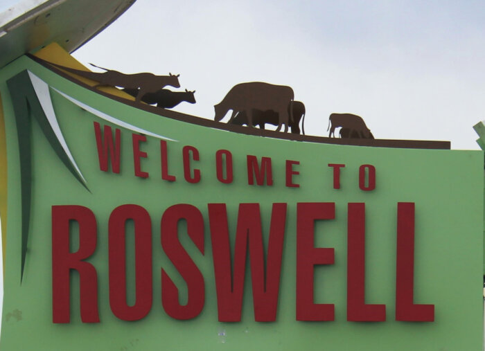 Rosaries and UFOs: Prayers from Roswell to Texas (Family Rosary Across America) Rosaries and UFOs: Prayers from Roswell to Texas (Family Rosary Across America)