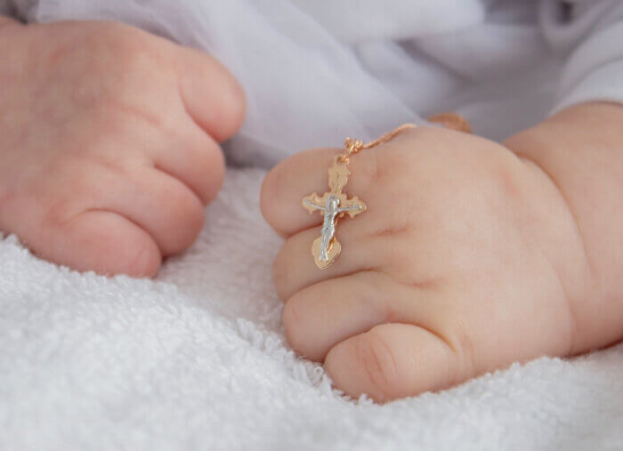 Maggie’s Baby Steals the Show! (Family Rosary Across America) Maggie’s Baby Steals the Show! (Family Rosary Across America)