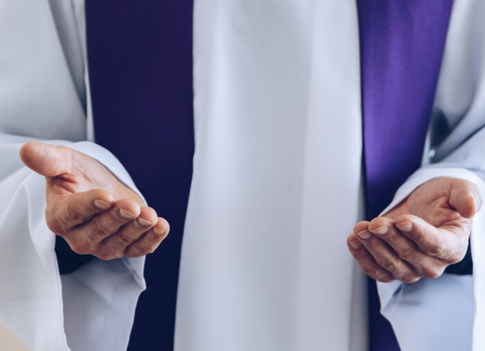 “I’m Not Catholic; Can I Still Receive a Blessing During Communion?” (The Patrick Madrid Show)