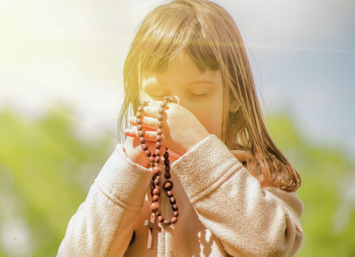 Do We Have to Meditate on the Mysteries When Praying the Rosary? (Father Simon Says)