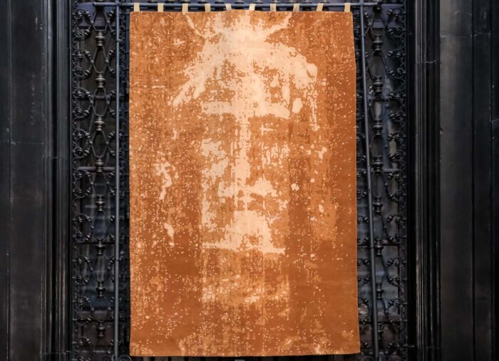 The Shroud and the Silence of the Tomb (The Drew Mariani Show)