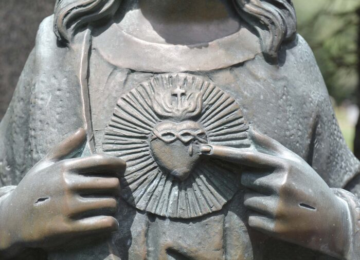 Welcoming the Sacred Heart Into Your Home (Marriage Unhindered) Welcoming the Sacred Heart Into Your Home (Marriage Unhindered)
