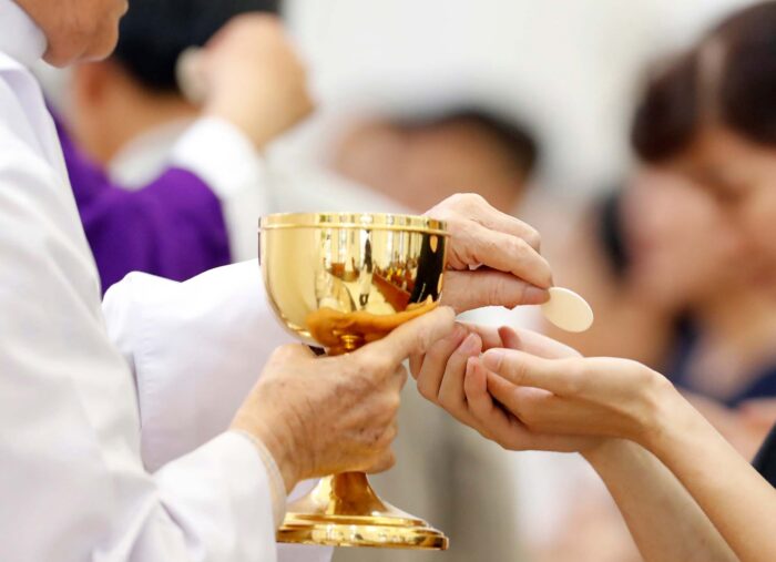 Should You Receive the Eucharist in Mortal Sin? (The Inner Life)